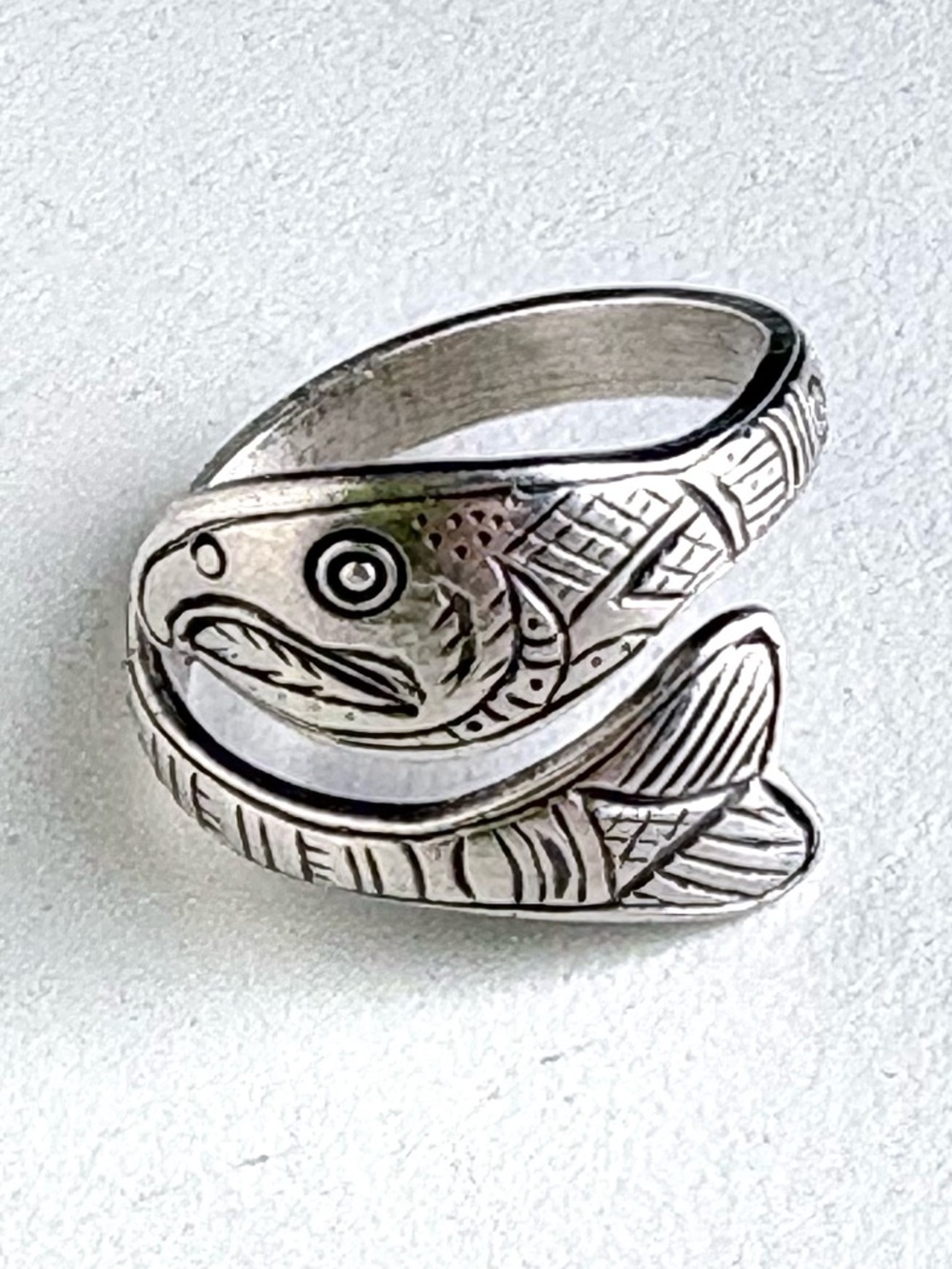Vintage sterling silver Wrap Fish Knuckle Ring Native American - Picture 11 of 13